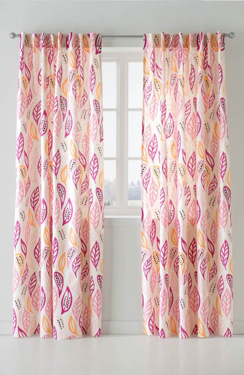 curtain_pink